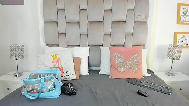 ChikiBom28 online show from 23, 10, 2025