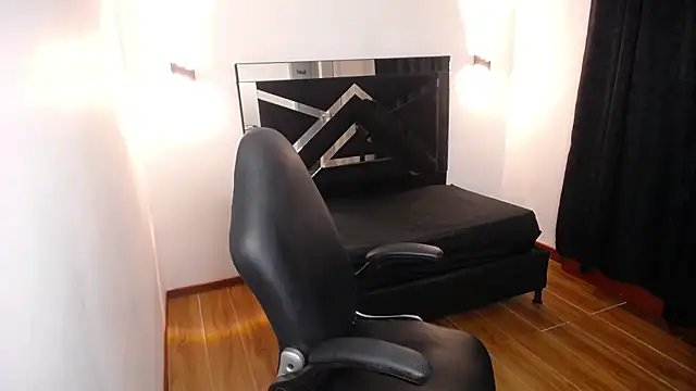 MarianaRojas  online show from 23, 12, 2025