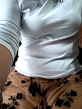 TiffinyLaz online show from 4, 11, 2025