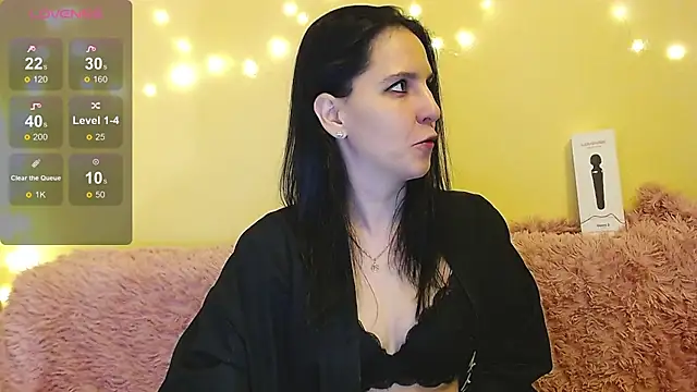 Irwi Tomboy online show from 21, 11, 2025