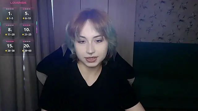 Snapshot of LeisaHopperstad chatting on 8, 5, 2026 LeisaHopperstad online show from 8, 5, 2026