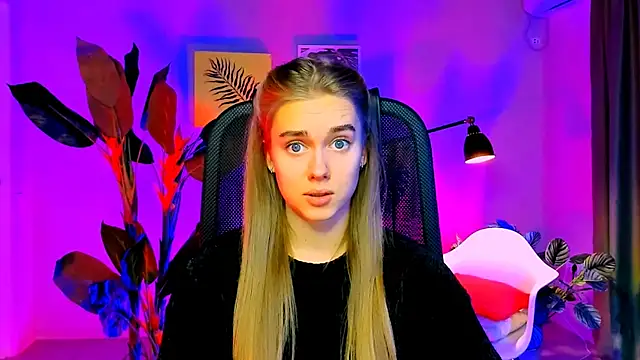 JuneWoods online show from 1, 12, 2025