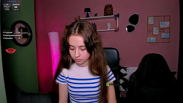 rebecca smile online show from 26, 11, 2025