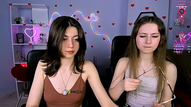 Snapshot of rebecca_smile chatting on 5, 5, 2026 rebecca smile online show from 5, 5, 2026