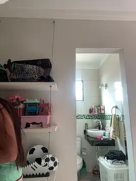 Snapshot of larj021bb chatting on 1, 4, 2026 larj021bb online show from 1, 4, 2026