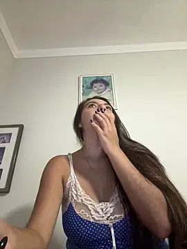 Snapshot of larj021bb chatting on 7, 4, 2026 larj021bb online show from 7, 4, 2026