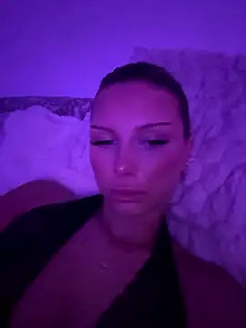 blondeeee online show from 7, 1, 2026