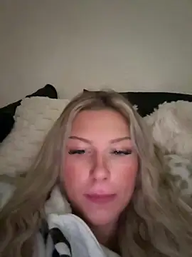 blondeeee online show from 4, 4, 2026