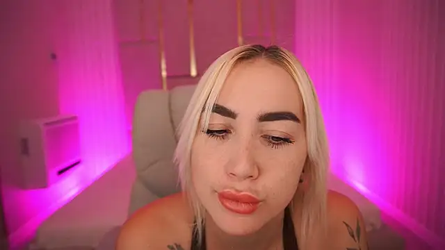 Snapshot of MariellaVi chatting on 26, 9, 2025 MariellaVi online show from 26, 9, 2025
