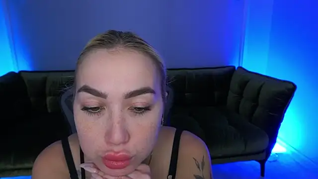 Snapshot of MariellaVi chatting on 30, 9, 2025 MariellaVi online show from 30, 9, 2025