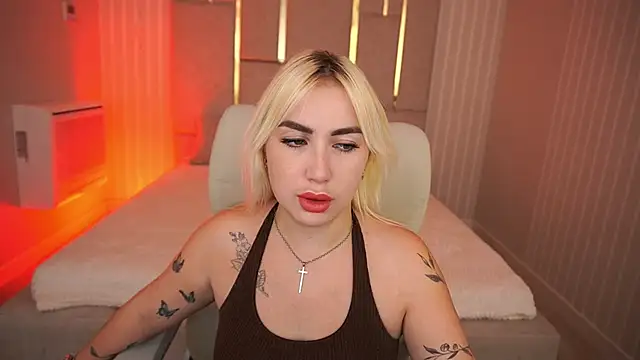 Snapshot of MariellaVi chatting on 6, 10, 2025 MariellaVi online show from 6, 10, 2025