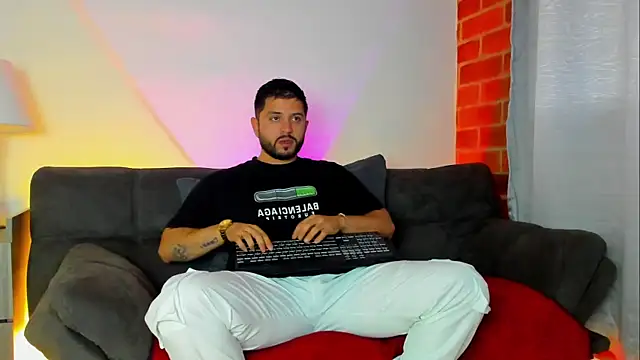 TomSloam online show from 23, 10, 2025