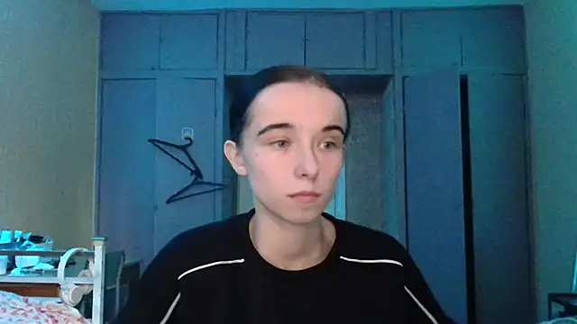 Emilia Light online show from 17, 10, 2025