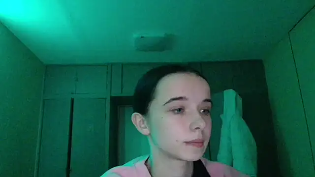 Emilia Light online show from 4, 12, 2025