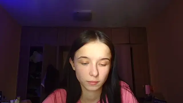 Snapshot of Emilia_Light chatting on 6, 6, 2026 Emilia Light online show from 6, 6, 2026