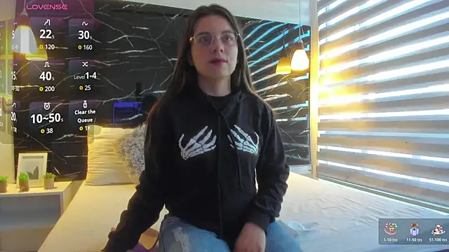 ZOE LE online show from 22, 10, 2025