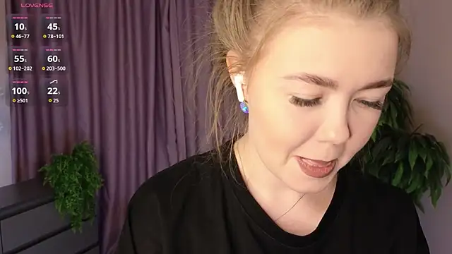 TwixieGuo online show from 26, 11, 2025