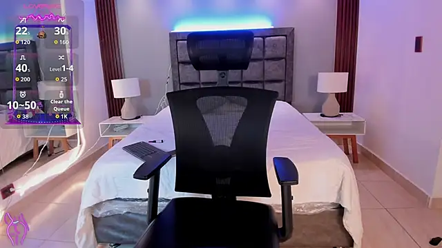 Caroline Millerr online show from 14, 11, 2025