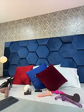 Angelina Roa online show from 17, 4, 2026