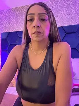 Snapshot of Angelina_Roa chatting on 6, 7, 2026 Angelina Roa online show from 6, 7, 2026