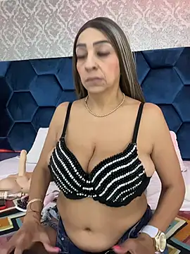 Snapshot of Angelina_Roa chatting on 20, 7, 2026 Angelina Roa online show from 20, 7, 2026