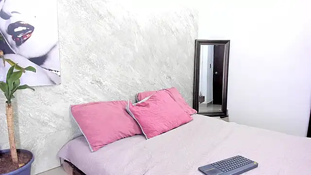 Chanel-munoz online show from 30, 11, 2025