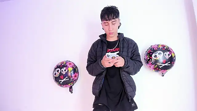 XaanderGrey online show from 8, 10, 2025