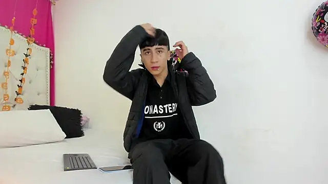 XaanderGrey online show from 10, 10, 2025