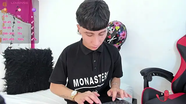 XaanderGrey online show from 25, 10, 2025