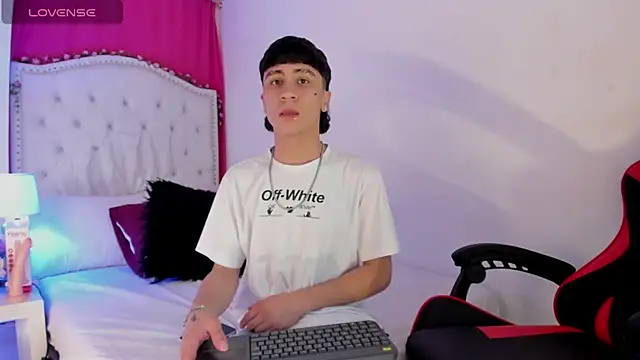 XaanderGrey online show from 5, 11, 2025