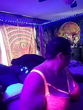 Snapshot of violentviolet68 chatting on 10, 5, 2026 violentviolet68 online show from 10, 5, 2026