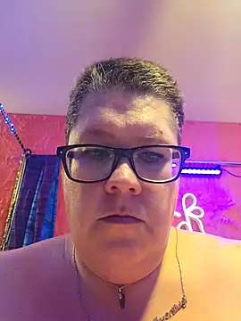Snapshot of violentviolet68 chatting on 19, 5, 2026 violentviolet68 online show from 19, 5, 2026
