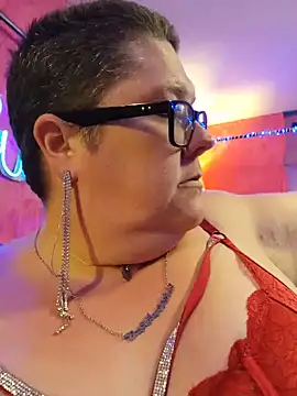 Snapshot of violentviolet68 chatting on 25, 5, 2026 violentviolet68 online show from 25, 5, 2026