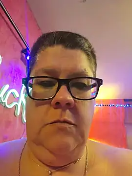 Snapshot of violentviolet68 chatting on 26, 5, 2026 violentviolet68 online show from 26, 5, 2026