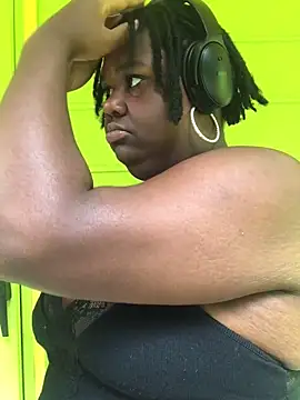 Snapshot of GoddessMiyaa chatting on 12, 10, 2025 GoddessMiyaa online show from 12, 10, 2025