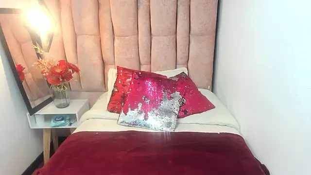 Snapshot of Issa_Milf__ chatting on 25, 7, 2026 Issa Milf online show from 25, 7, 2026