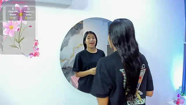 liz  cute online show from 21, 11, 2025