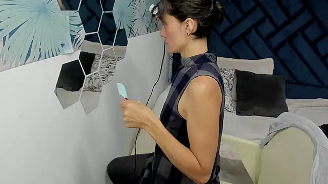 Valery More   online show from 3, 10, 2025