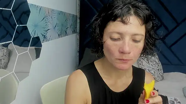 Valery More   online show from 4, 10, 2025