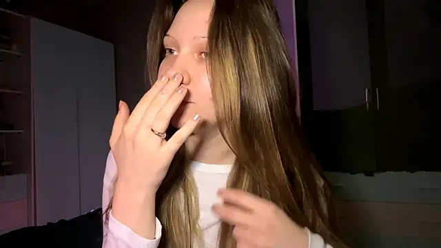 EmiIyKitty online show from 1, 3, 2026