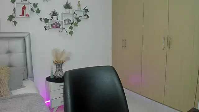 Snapshot of mia_star_2 chatting on 3, 6, 2026 mia star 2 online show from 3, 6, 2026