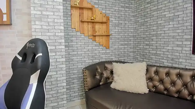 Alisonn Doll online show from 27, 11, 2025