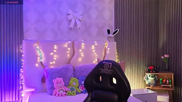 Ixchel tay online show from 2, 4, 2026