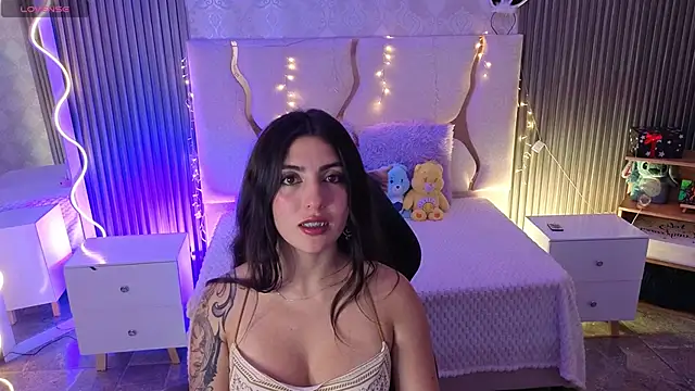 Ixchel tay online show from 5, 4, 2026