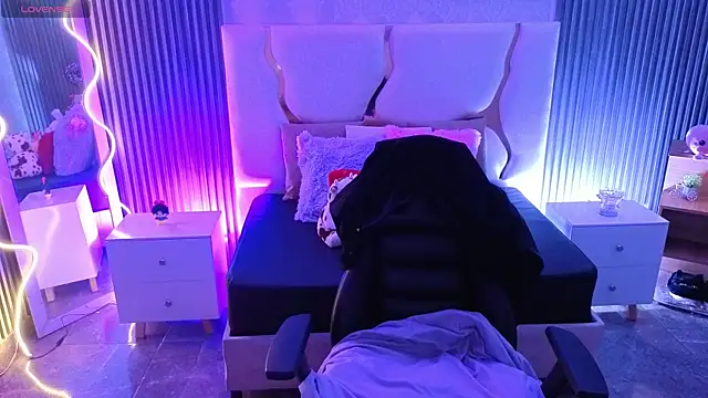 Ixchel tay online show from 15, 4, 2026