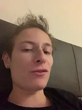 GoldenPussy1329 online show from 31, 3, 2026