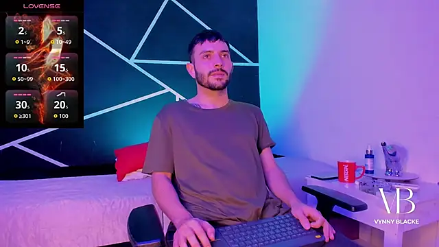 VynnyBlacke  online show from 15, 12, 2025