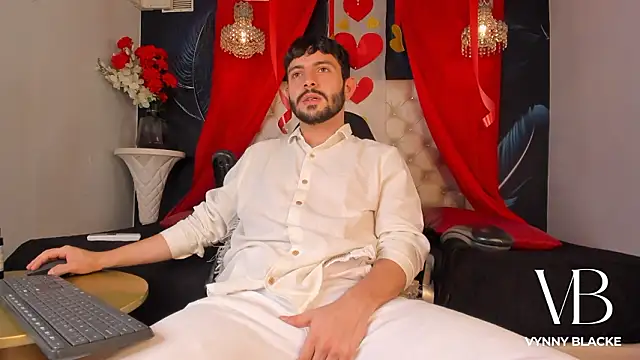 VynnyBlacke  online show from 15, 2, 2026