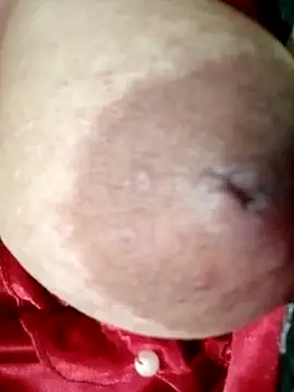 Hotmommax online show from 29, 10, 2025