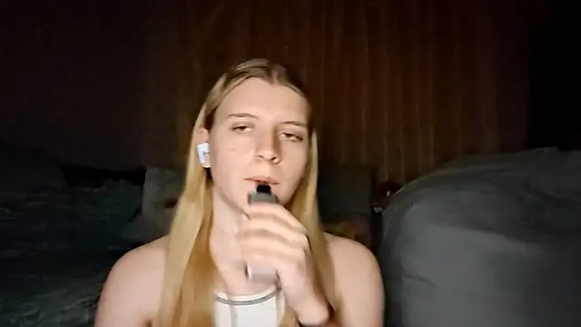 LynteriLain online show from 12, 10, 2025